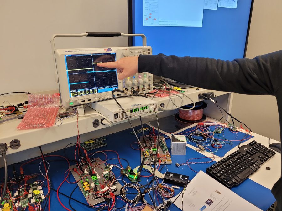 Bench-top oscilloscope